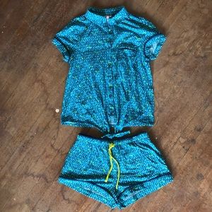 NWOT sailboat print sleep set